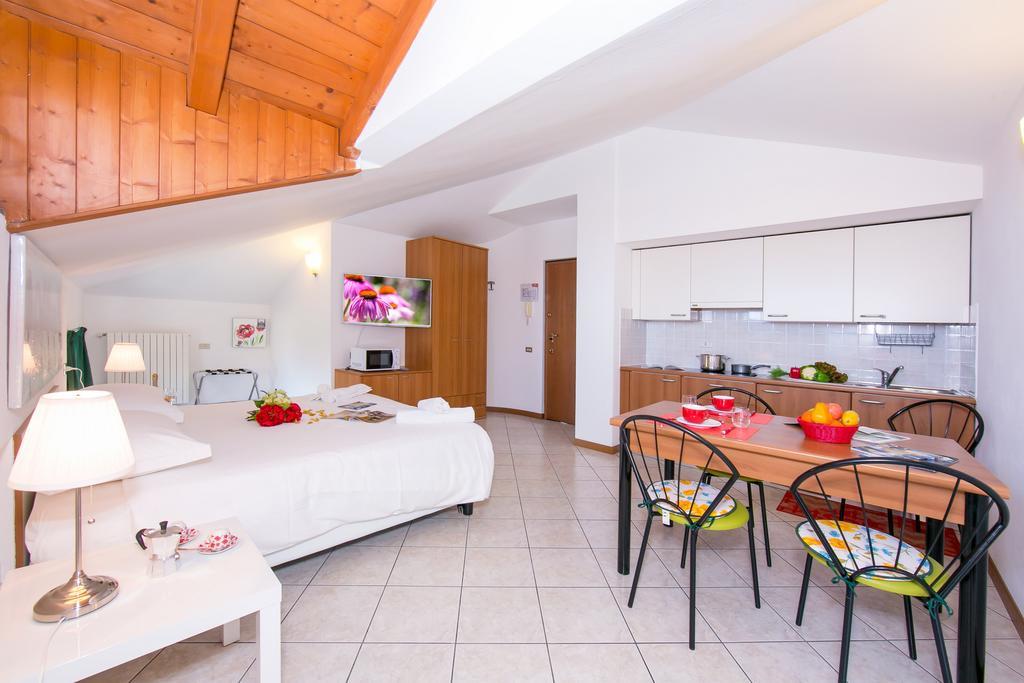Residence Riva Del Lario Граведона Экстерьер фото