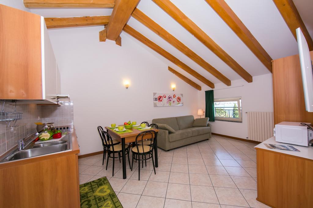 Residence Riva Del Lario Граведона Экстерьер фото