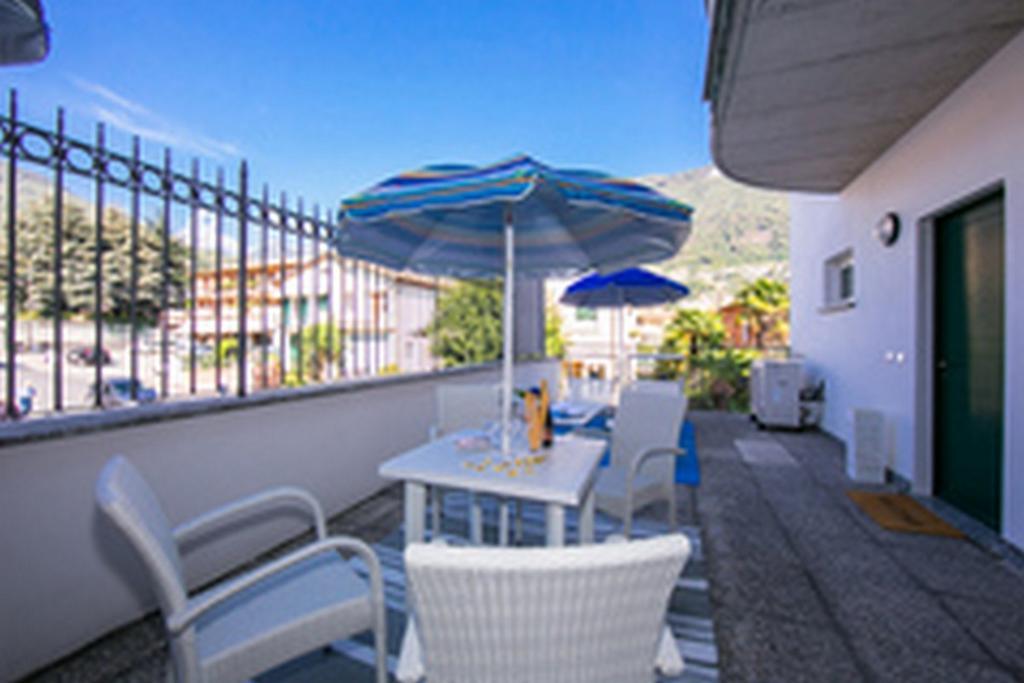 Residence Riva Del Lario Граведона Экстерьер фото